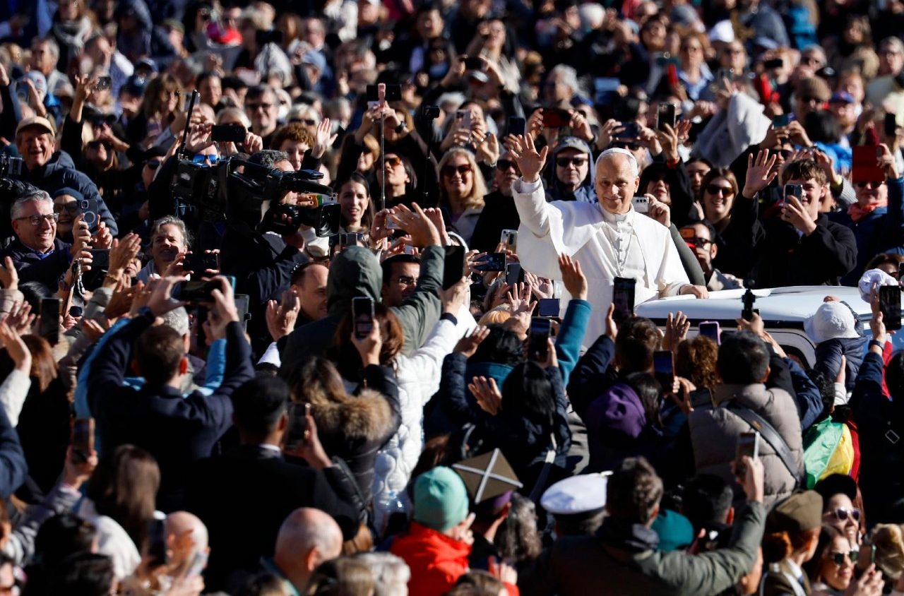 البابا لاوُن الرابع عشر يواصل تعليمه حول موضوع “يسوع المسيح رجاؤنا” ويتحدث عن الأخوّة