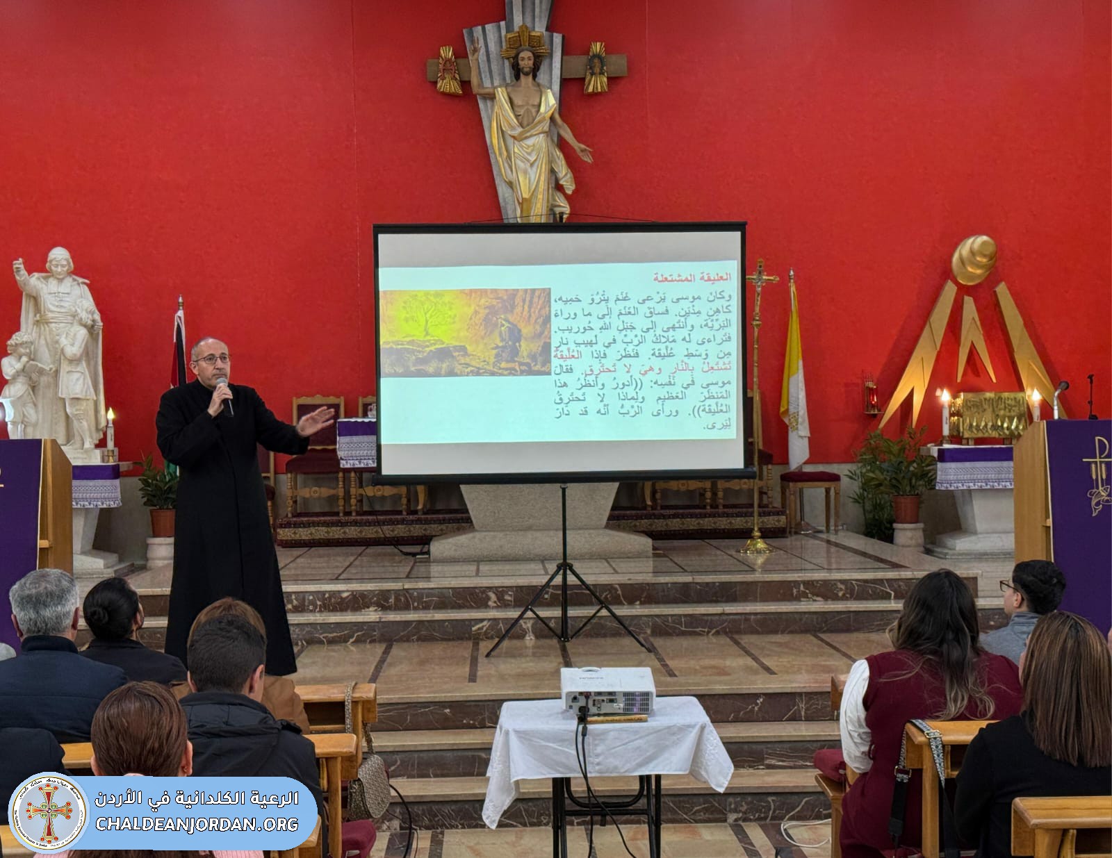 صور لرعيتنا الكلدانية في كنيسة الفرير- جبل الحسين للمحاضرة في سفر الخروج- من العبودية الى الحرية عقبها صلاة درب الصليب. الجمعة ٢٠٢٦/٣/٦
